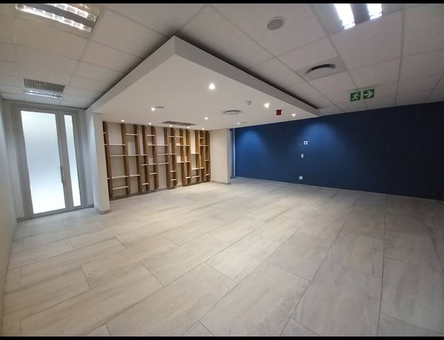2,500M² OFFICE TO LET IN BRYANSTON